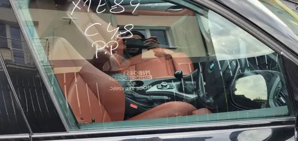 BMW X1 E84 Sliding door window/glass 