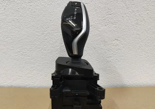 BMW 5 G30 G31 G38 Gear shifter/selector 9458751