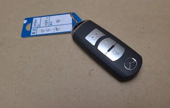 Mazda 6 Ignition key/card SKE13D01