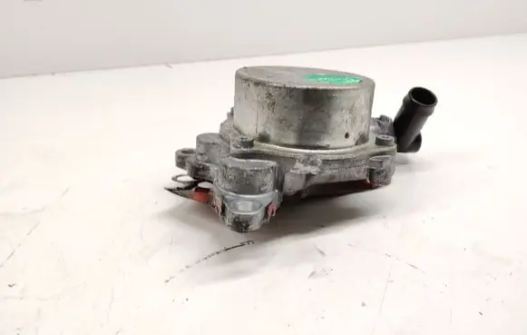 Mercedes-Benz Vito Viano W447 Vacuum pump 146507293R