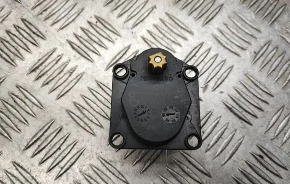 Peugeot 607 Air flap motor/actuator 657102JD