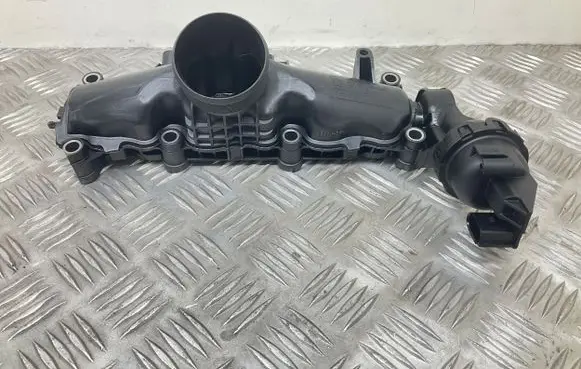 Volkswagen Polo V 6R Intake manifold 04B129709B