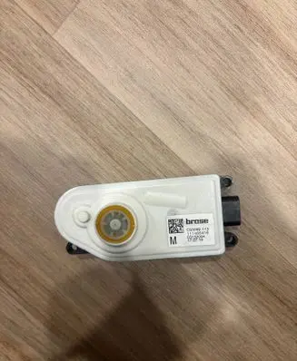 BMW 5 G30 G31 G38 Air flap motor/actuator C93092 C93092113