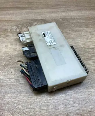 BMW 7 E38 Comfort/convenience module 8376641 608377 WITHPLUG