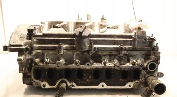 Toyota Avensis T250 Engine head 32K01070