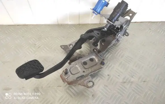 Ford Transit Courier Brake pedal 16A43073 TWOJEAUTOWYSZKOW 882182990
