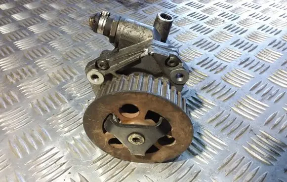 Renault Laguna I Vacuum pump 72166610G