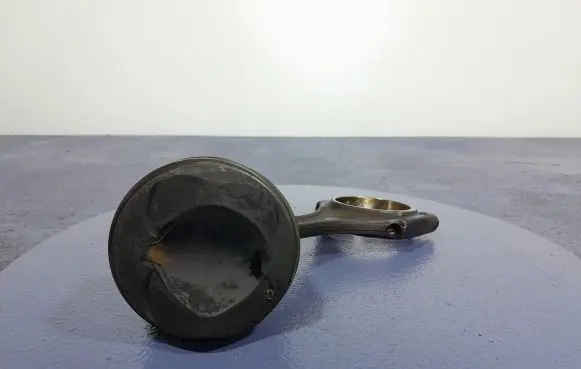 Audi A6 S6 C6 4F Piston 84L103