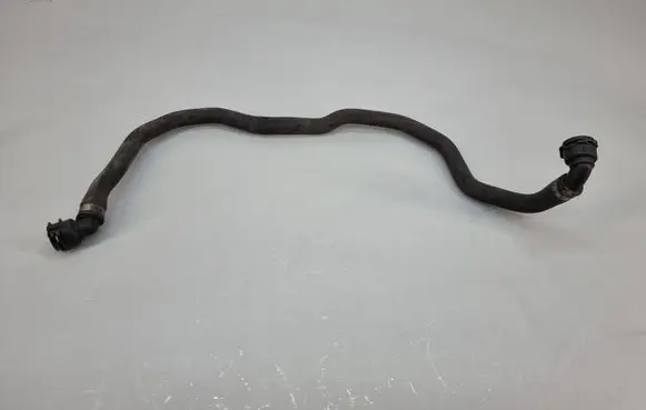 Coolant pipe/hose
