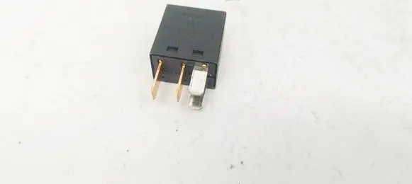 Mitsubishi Colt Other relay MB953382 V23075