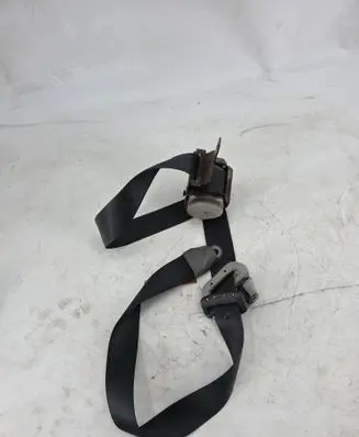 Mitsubishi Pajero Front seatbelt E40429083
