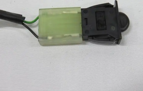 KIA Sportage Glove box lock 
