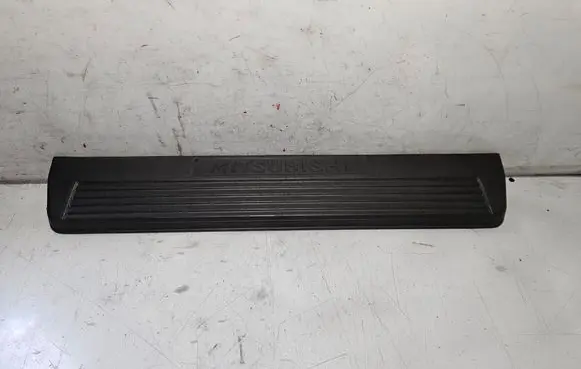 Mitsubishi Pajero Front sill trim cover MR941204