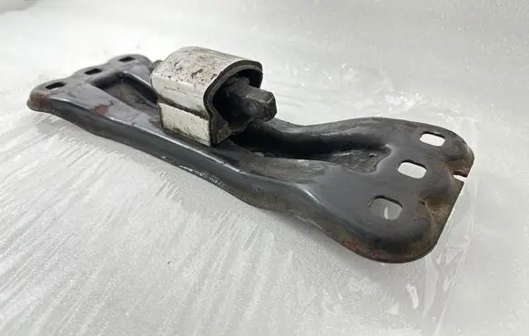 Mercedes-Benz CLK A209 C209 Gearbox mount A2032420501