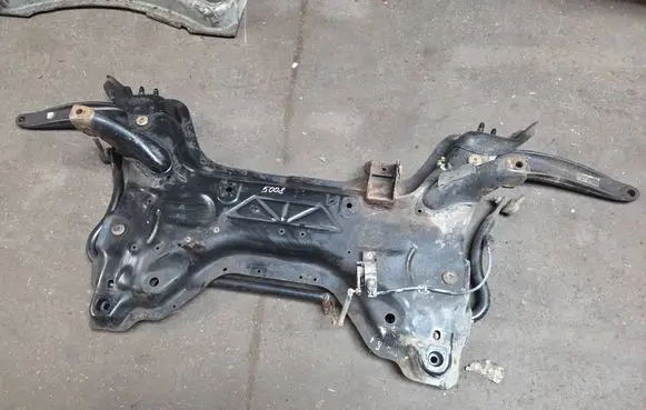 Peugeot 5008 Front subframe