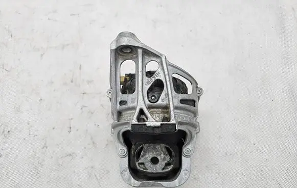 Audi Q7 4M Engine mount bracket SPEED782215147919 782215147919