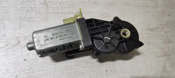Mercedes-Benz ML W164 Seat adjustment motor 0390203213