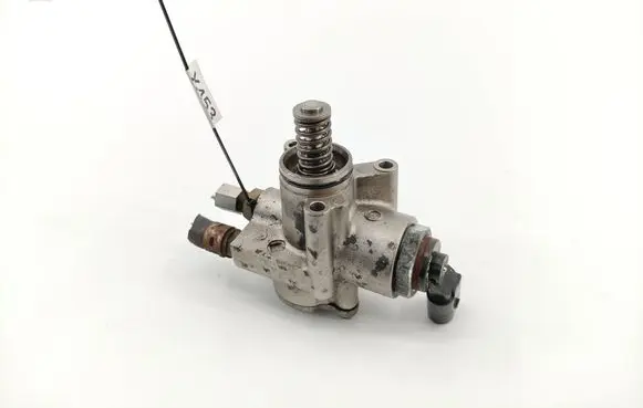 Audi A3 S3 8P Fuel injection high pressure pump 03C127025R