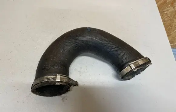 Audi Q7 4L Engine coolant pipe/hose 7L6145972E