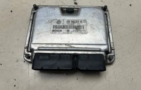Skoda Fabia Mk1 (6Y) Engine control unit/module 038906019NE 1039S06265 0281011824