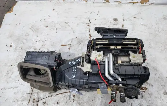 Audi A4 S4 B8 8K Interior heater climate box assembly housing 8K1820005AC