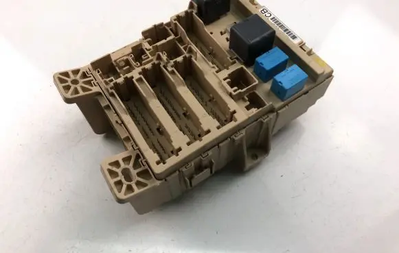 Toyota Avensis T250 Fuse box set CB13QHH