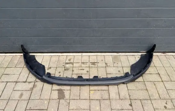 Front bumper lip