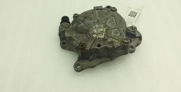 Volkswagen Polo V 6R Vacuum pump 03L145100
