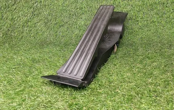 BMW 5 E60 E61 Accelerator throttle pedal 6766930 3542676693002 25916010