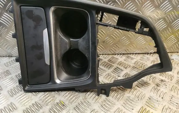BMW 3 F30 F35 F31 Cup holder 9218926