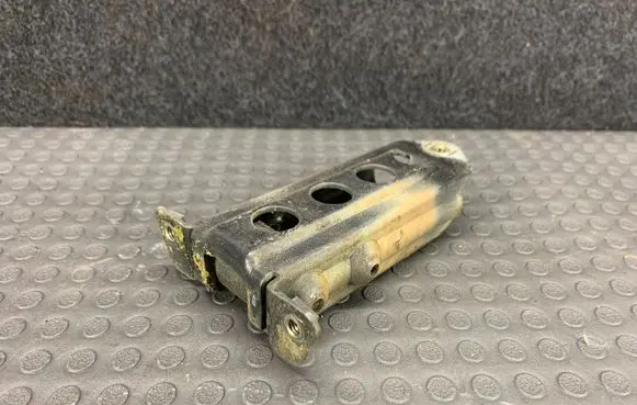 Mercedes-Benz S W126 Rear door check strap stopper 