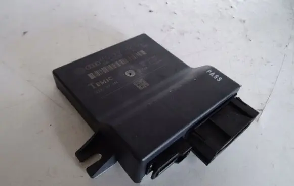 Audi A6 S6 C6 4F Gateway control module 4F0907468D