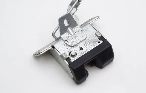Opel Corsa C Tailgate/trunk/boot lock/catch/latch 90534769