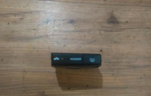 Toyota Avensis T250 Windscreen/window heater switch 8479005130c 03w08e