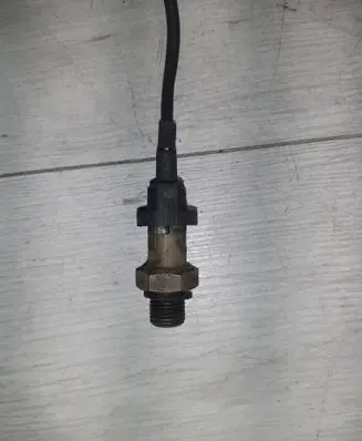 Volvo S40, V40 Oil pressure sensor 9128771