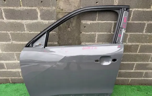 Peugeot 2008 II Front door 