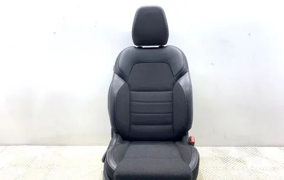 Renault Arkana Front passenger seat 