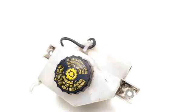 Toyota Auris E180 Brake fluid reservoir 