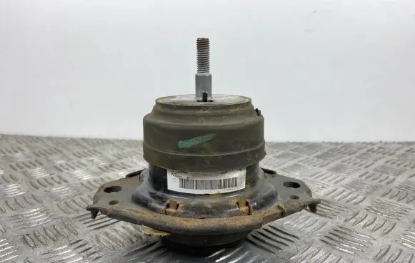 Engine mount bracket