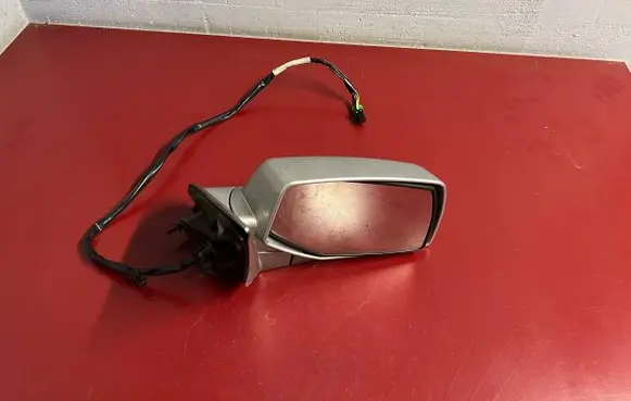 Cadillac SRX Front door electric wing mirror