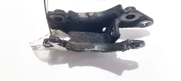 Peugeot 207 Engine mounting bracket