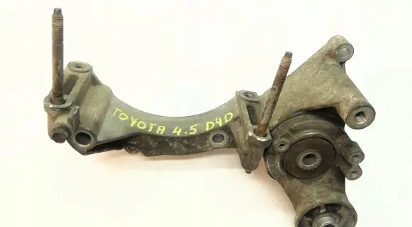 Toyota Land Cruiser (J200) Engine mounting bracket
