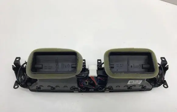 BMW X6 F16 Dash center air vent grill 925264810 12072016 0859210