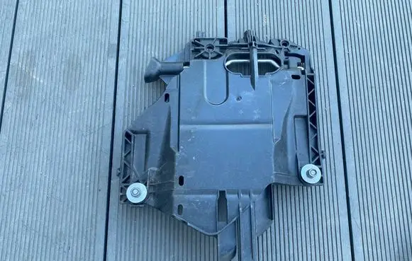 Porsche Boxster 981 Headlight/headlamp mounting bracket 98163120201