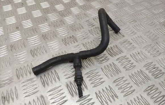 Volkswagen PASSAT B7 Engine coolant pipe/hose 4H0973702A