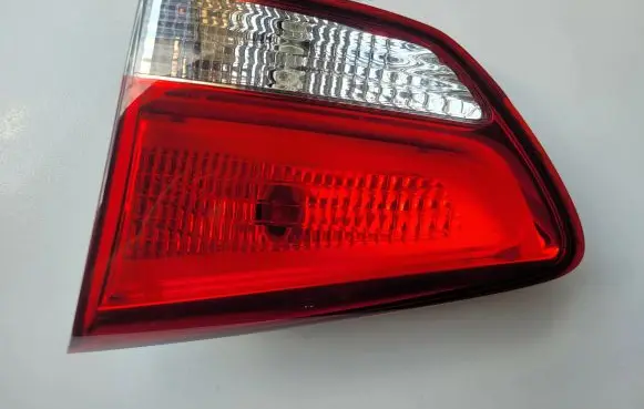 KIA Carens III Tailgate rear/tail lights 92404A4