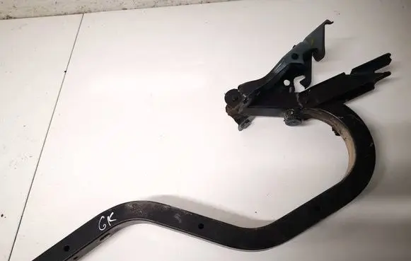 Mazda 626 Tailgate/trunk/boot hinge 