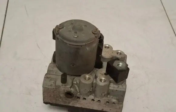 Mercedes-Benz E W210 ABS Pump 0024919712J 0265217007