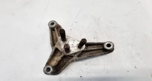 Mitsubishi Carisma Engine mounting bracket MR222150