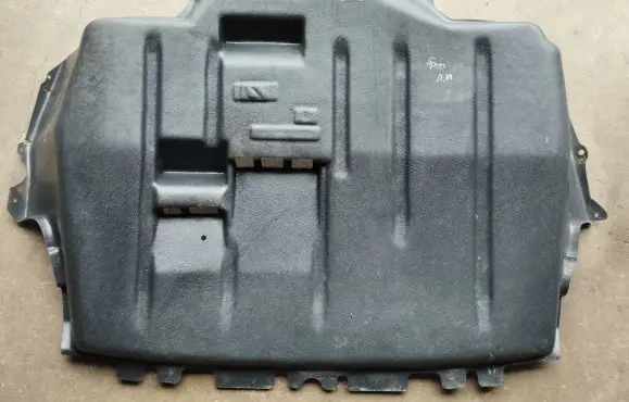 Volkswagen Caddy Engine splash shield/under tray